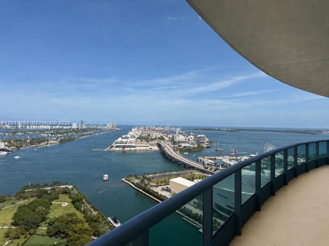 900 Biscayne Blvd 4006