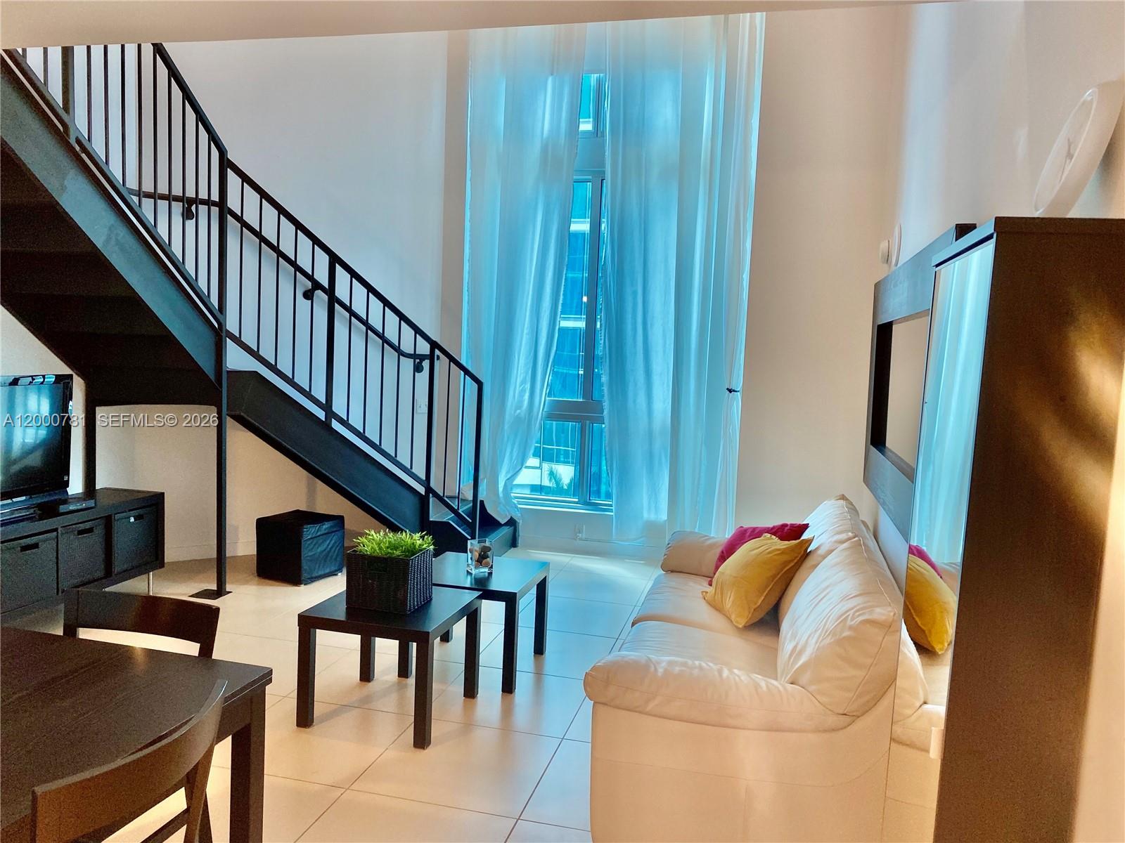 300 S Biscayne Blvd Loft 604