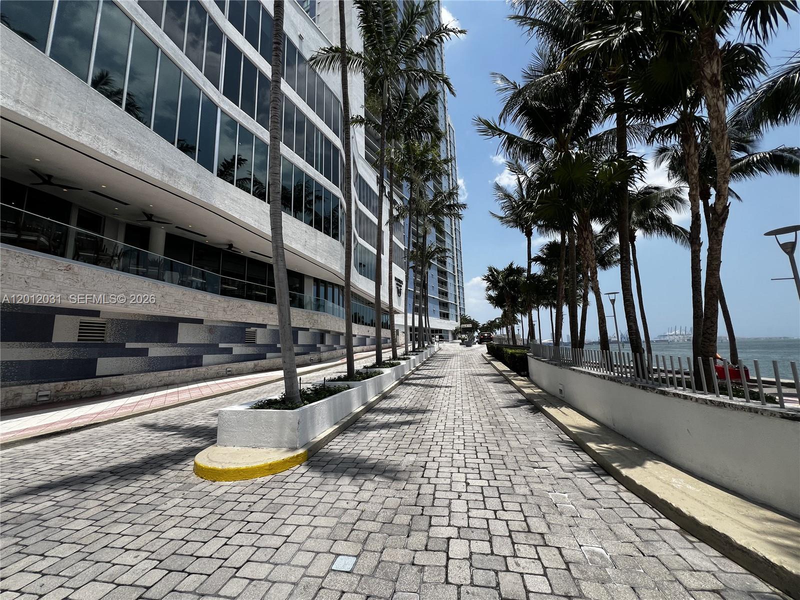 335 S Biscayne Blvd 2900