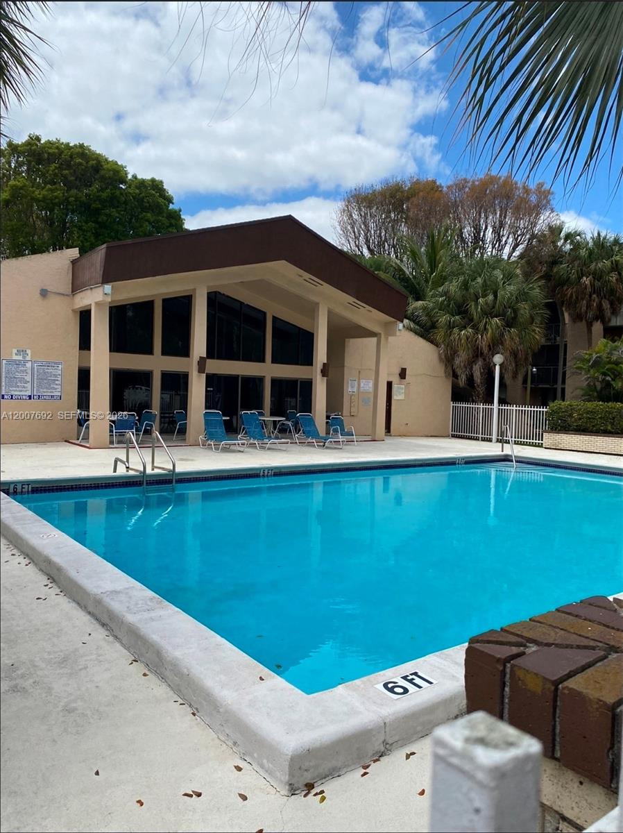 14201 N Kendall Dr 407D