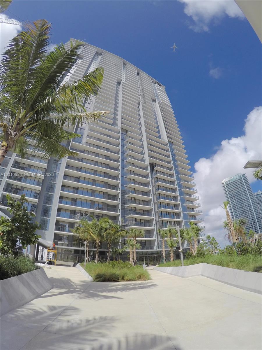 88 SW 7th St 2206