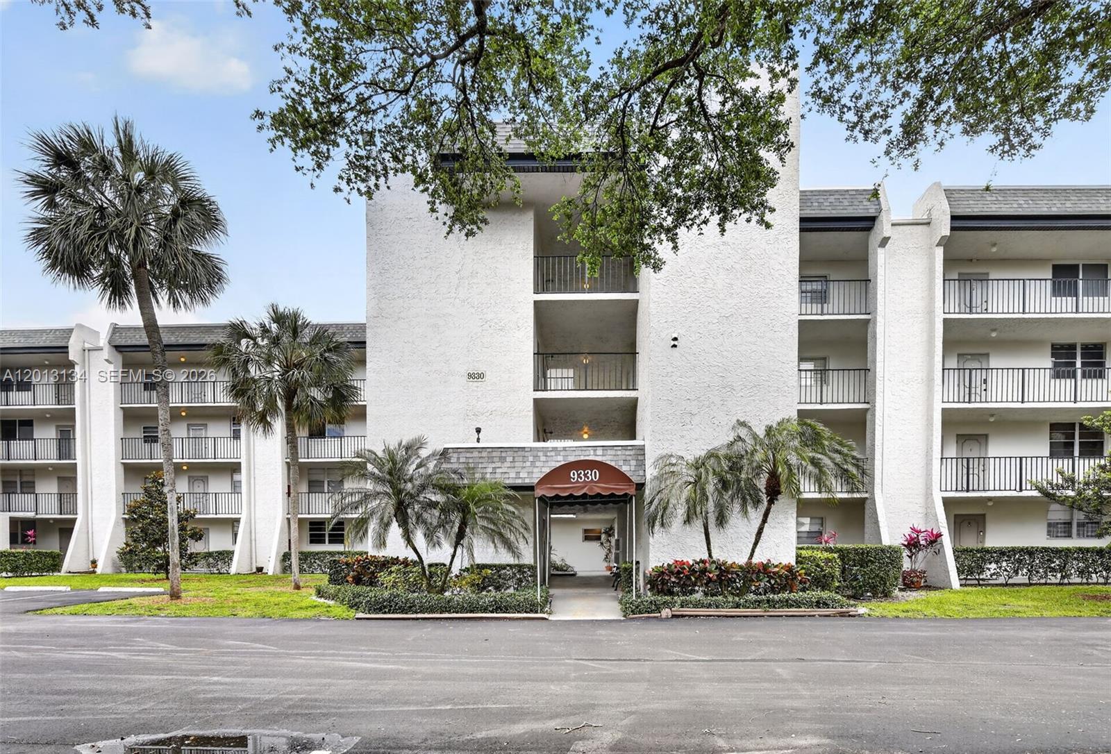 9330 Lagoon Pl 307