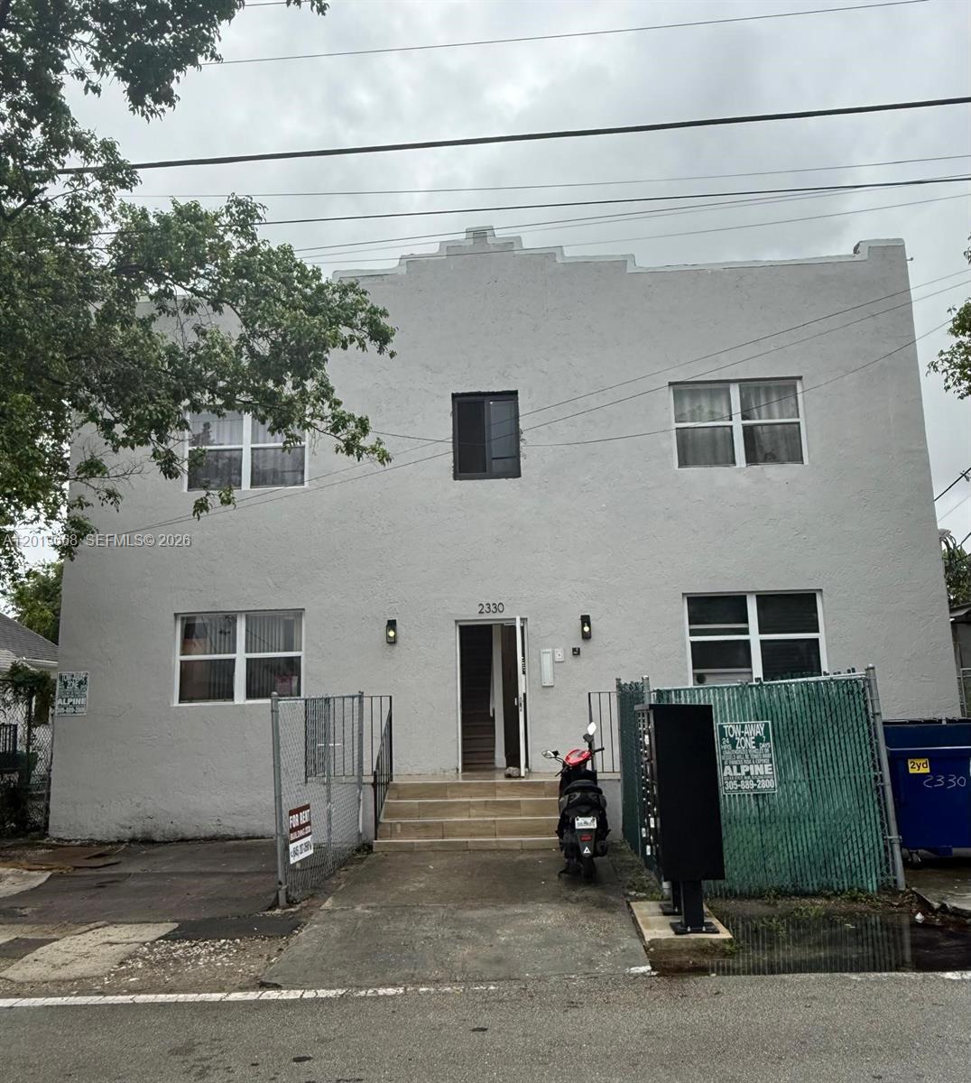 2330 NW 9 St 15