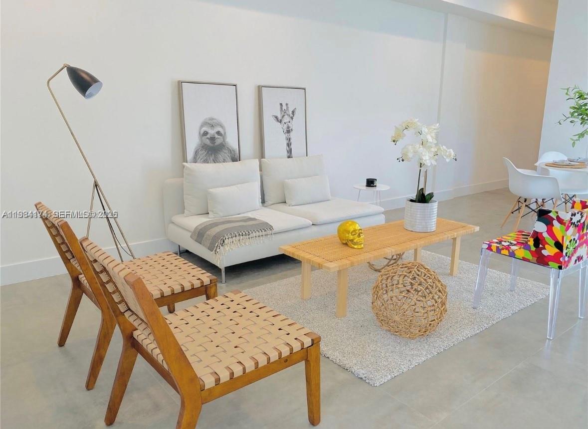 3653 SW 25th St 3653