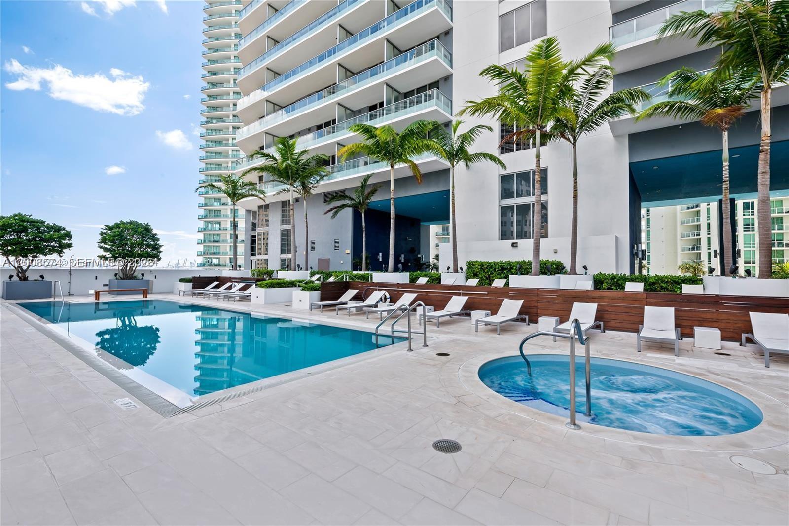 1300 Brickell Bay Dr 807