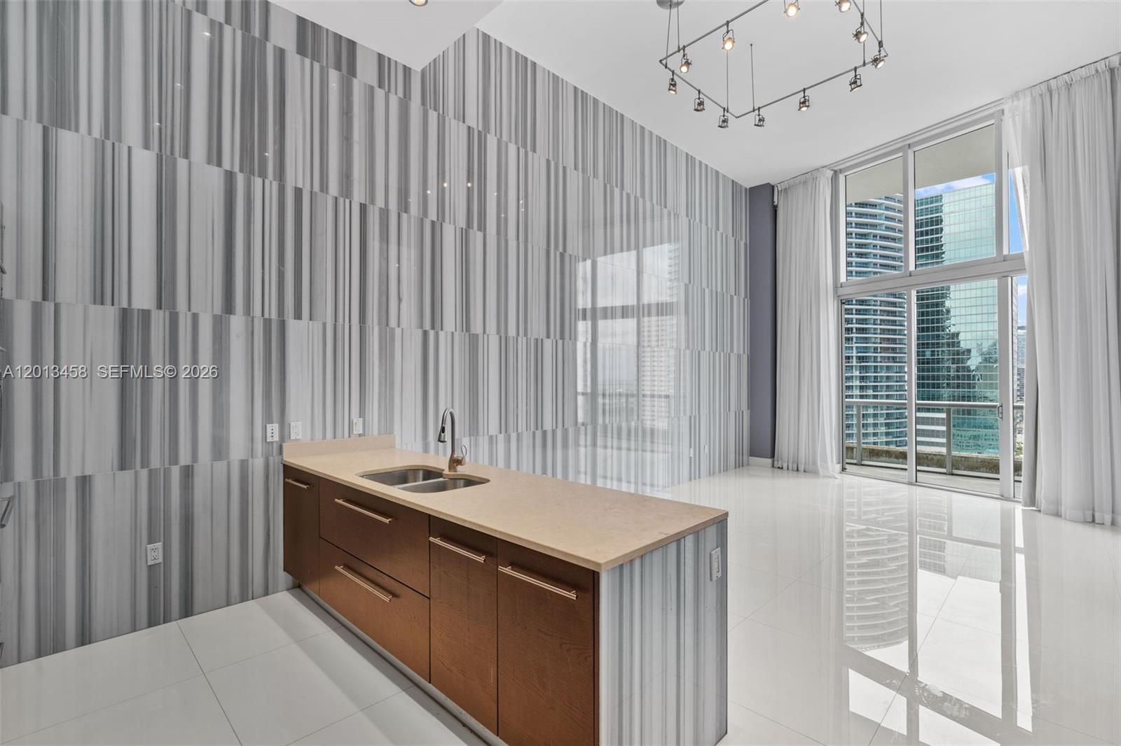 475 Brickell Ave 2812