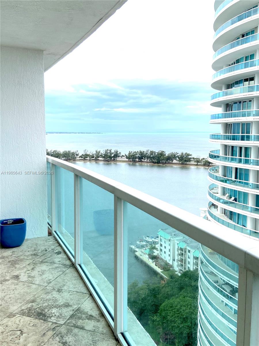 2101 Brickell Ave 2210