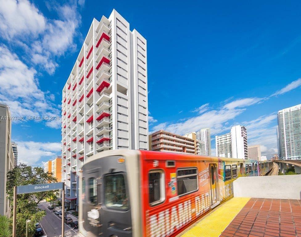 117 SW 10th Street 2105