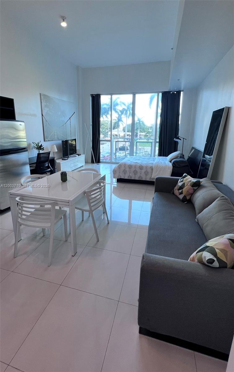 244 Biscayne Blvd 237