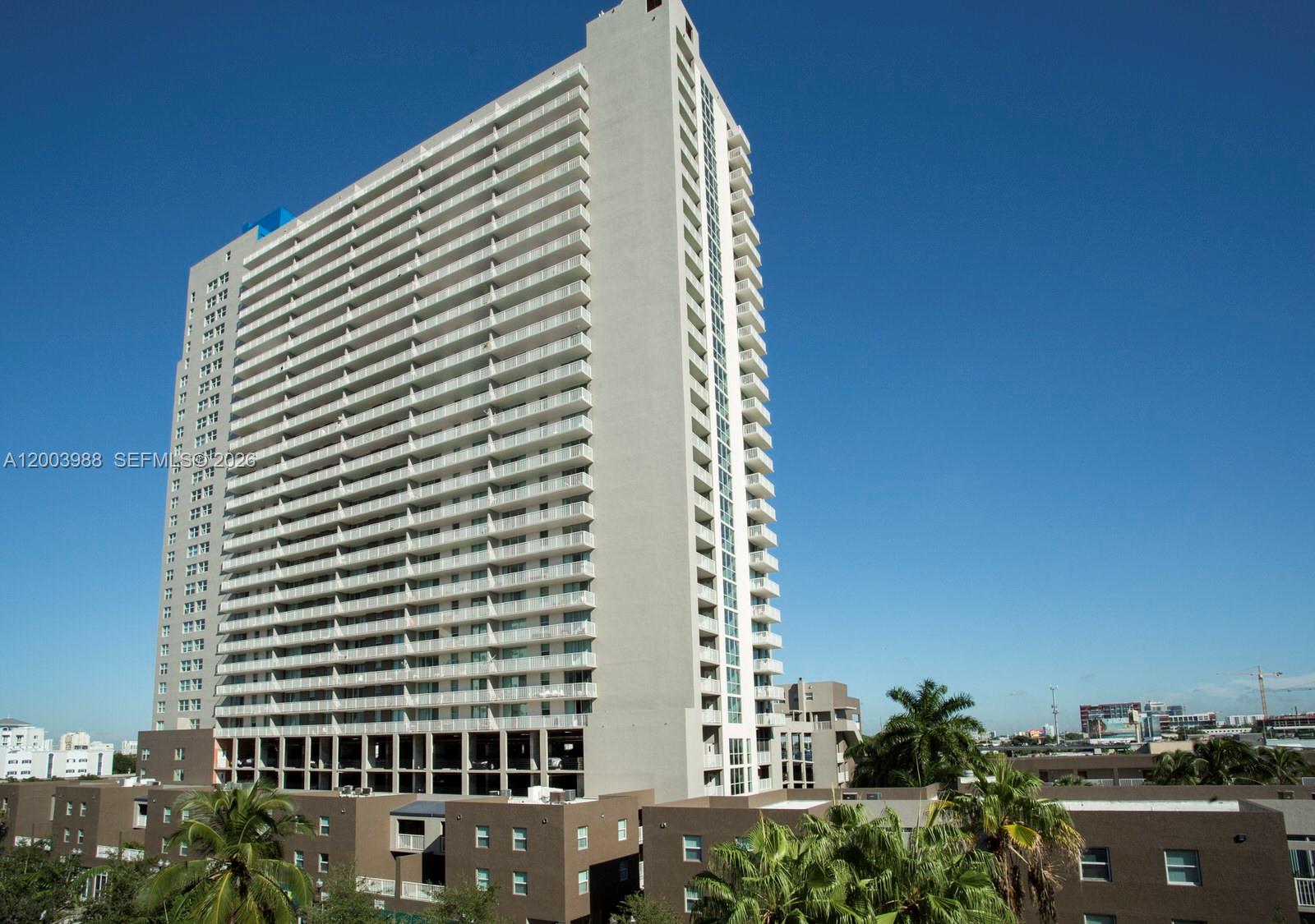 915 NW 1st Ave LP0206