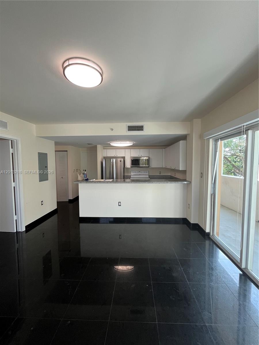 2740 SW 28th Ter 308