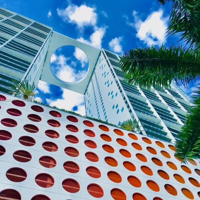 500 Brickell Ave 2208