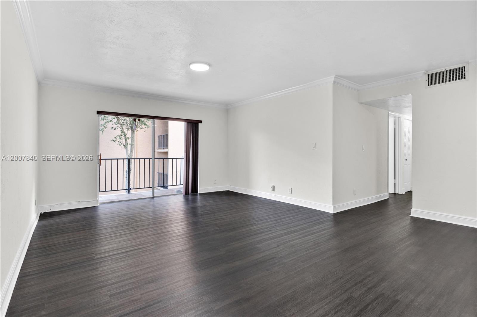 13715 Kendale Lakes Cir A-211