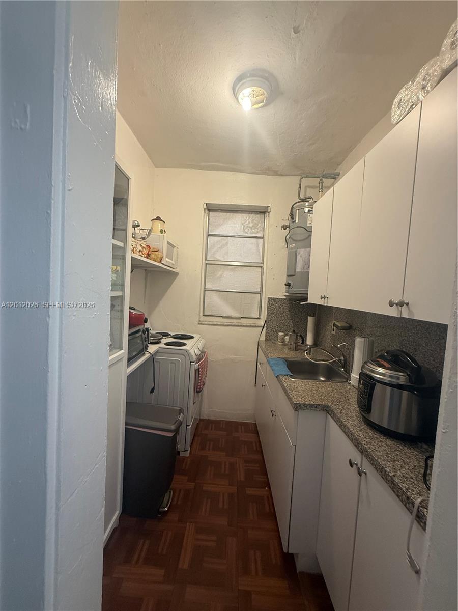 1560 SW 5th St 4