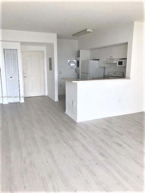 5077 NW 7th St 807