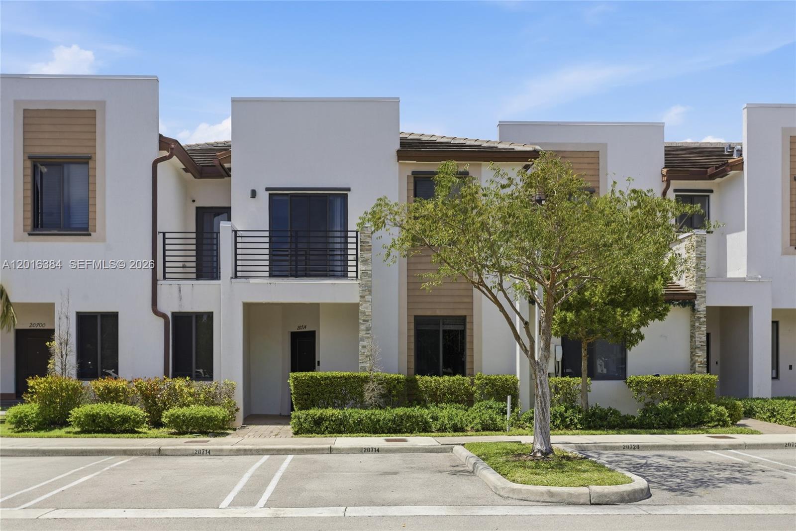 20714 NE 5th Ct 220714