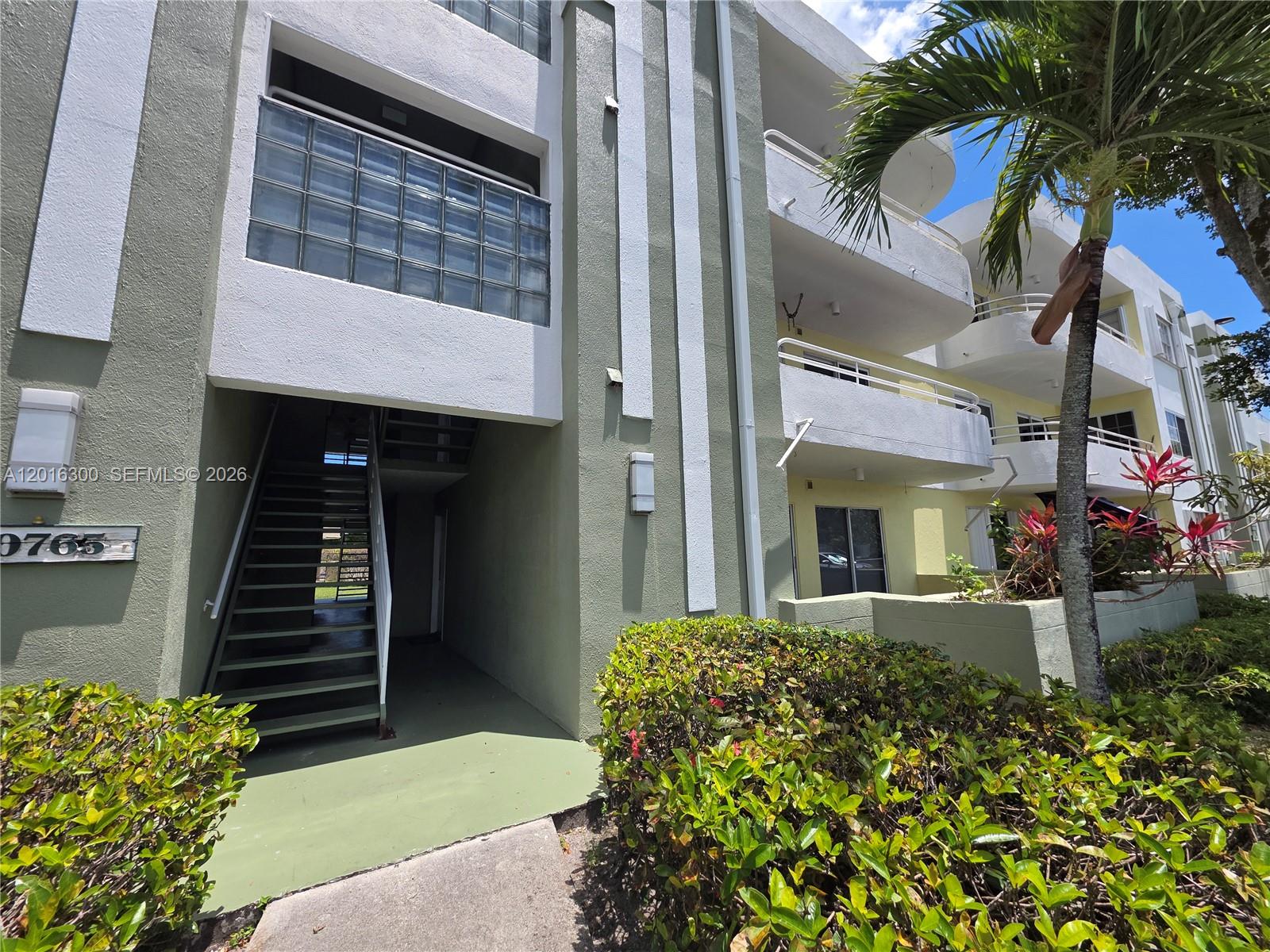 10765 SW 108th Ave 104