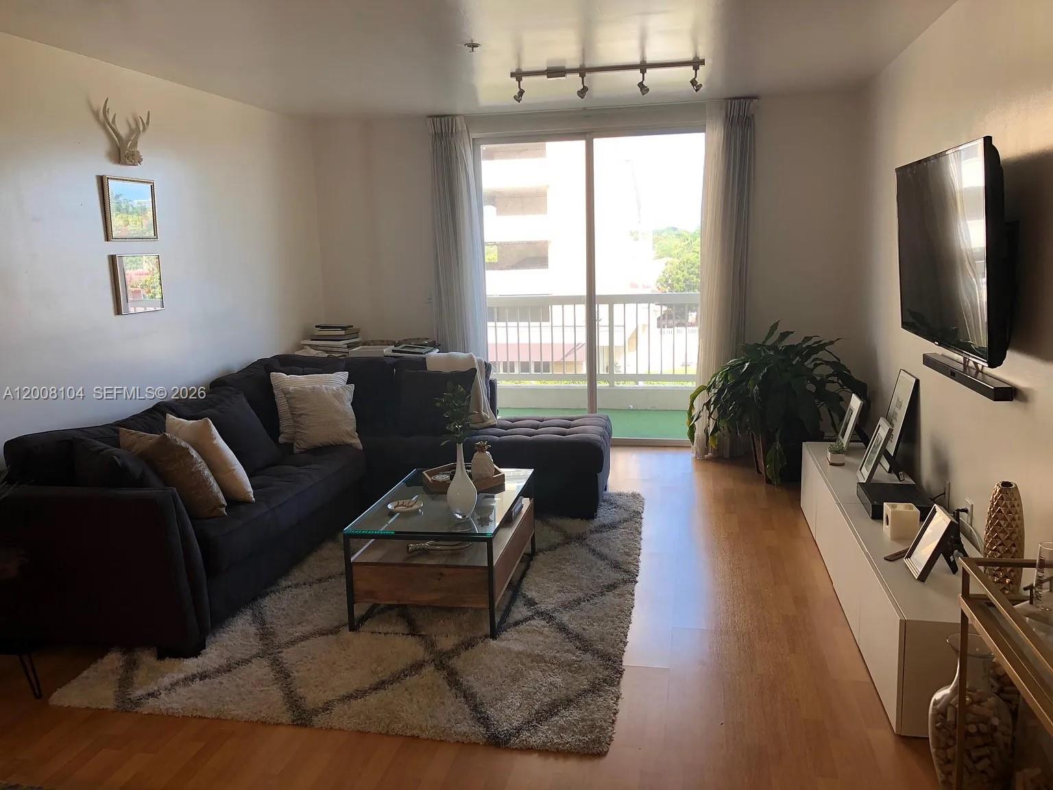 2400 SW 27th Ave 304