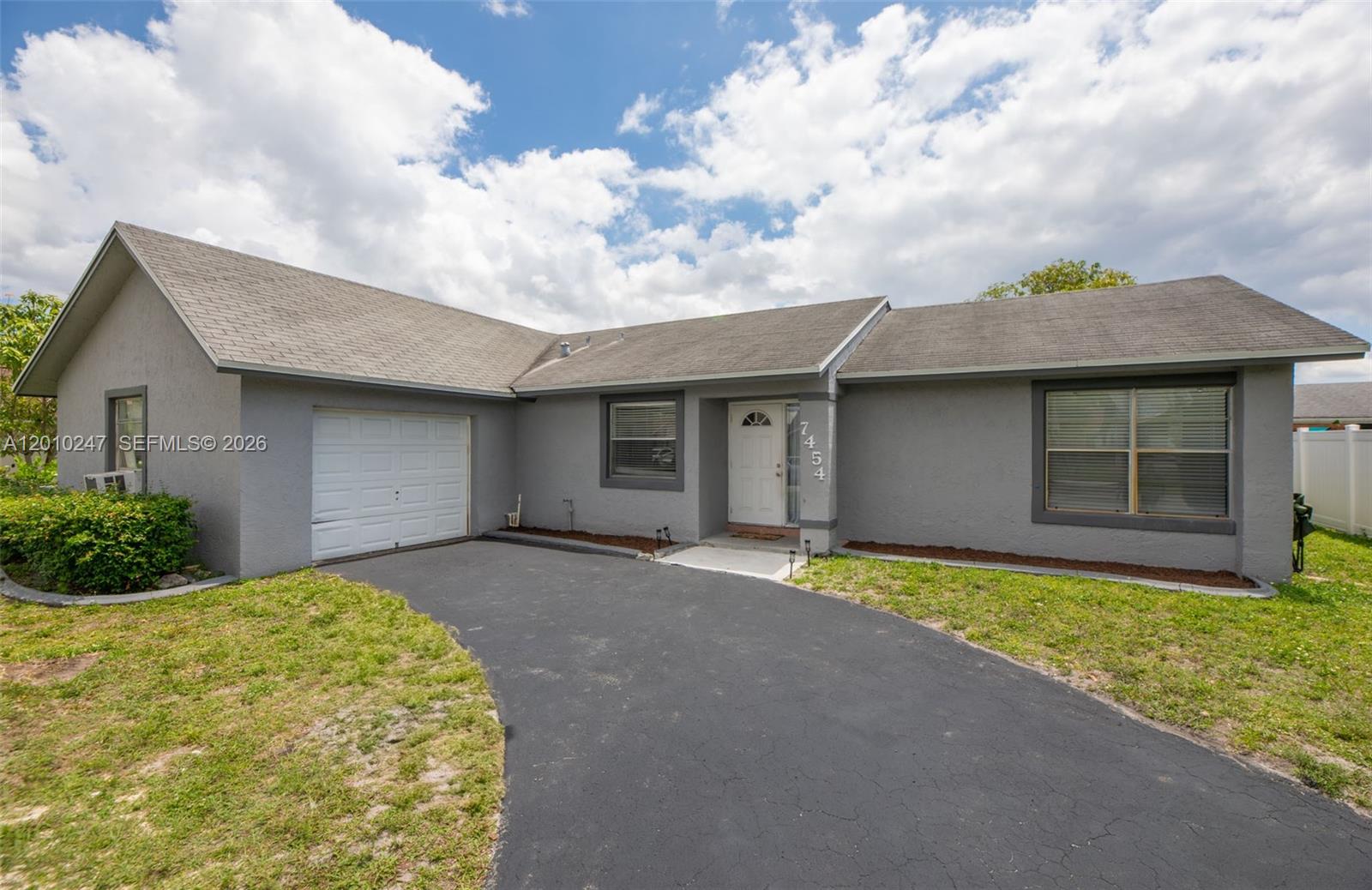 7454 NW 48th Pl