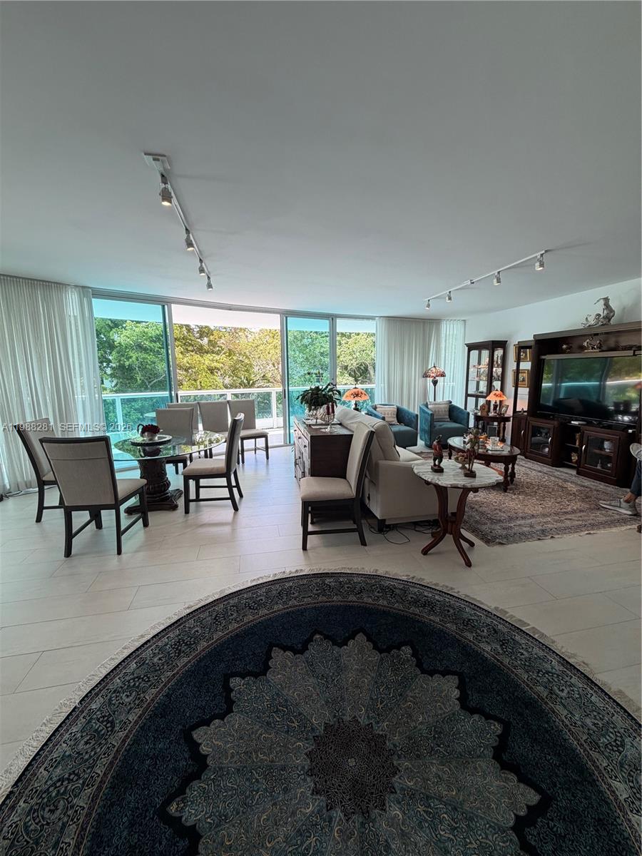 2127 Brickell Ave 502