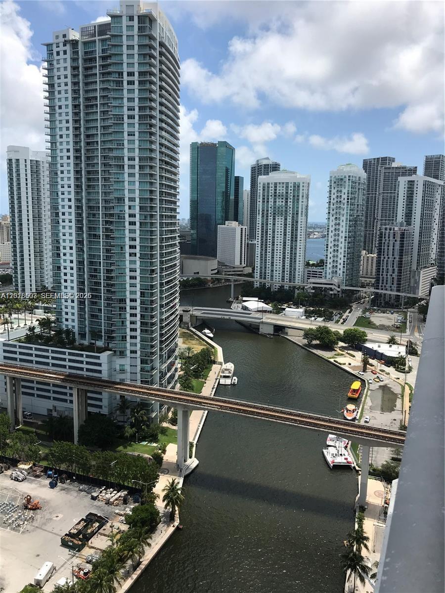 185 SW 7th St 2805